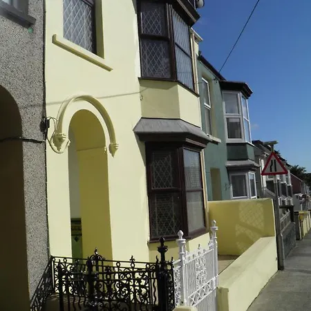 Holiday House Pembroke Dock Room photo